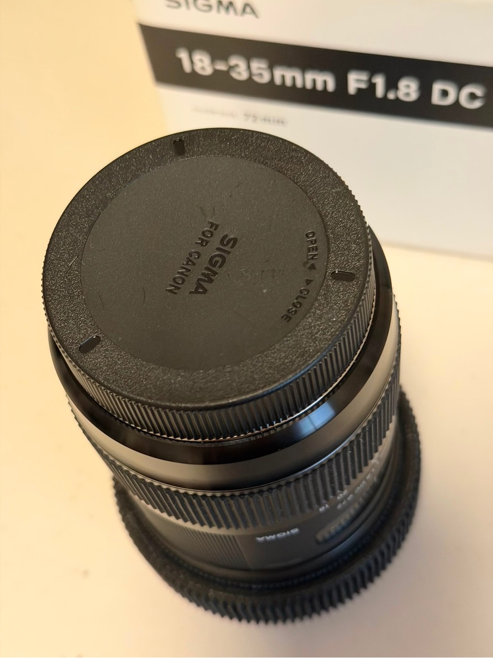 like new! Sigma 18-35mm F1.8 DC EF mount lens